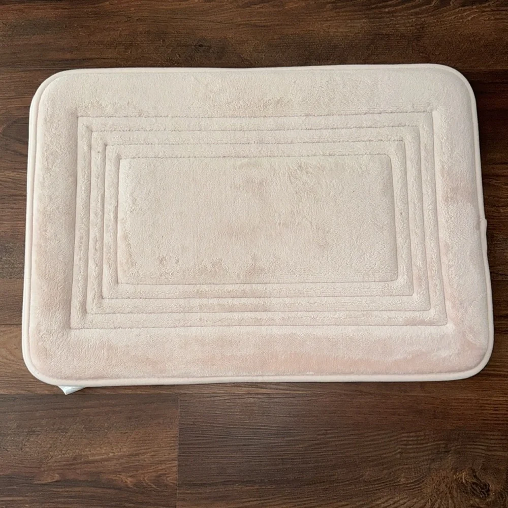 Bath Mats Size 17 x 24 Color Light Pink